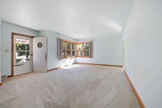 1332 ONEIDA STREET, Menasha, WI 54952