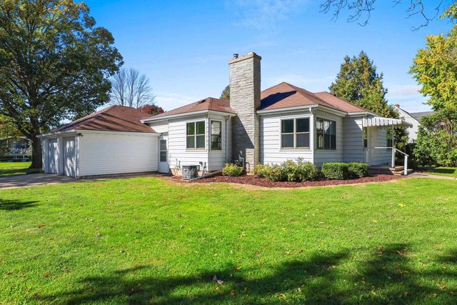 1332 ONEIDA STREET, Menasha, WI 54952