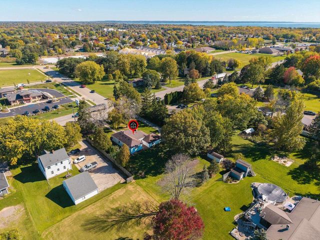 1332 ONEIDA STREET, Menasha, WI 54952