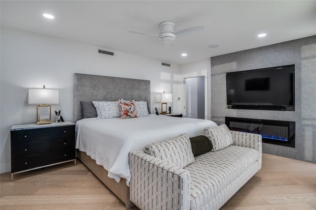 6211 W Northwest Highway 707, Dallas, TX 75225