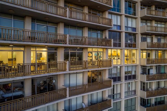 6211 W Northwest Highway 707, Dallas, TX 75225