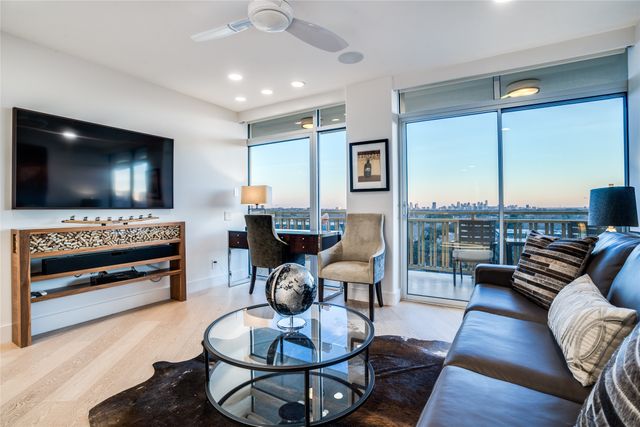 6211 W Northwest Highway 707, Dallas, TX 75225
