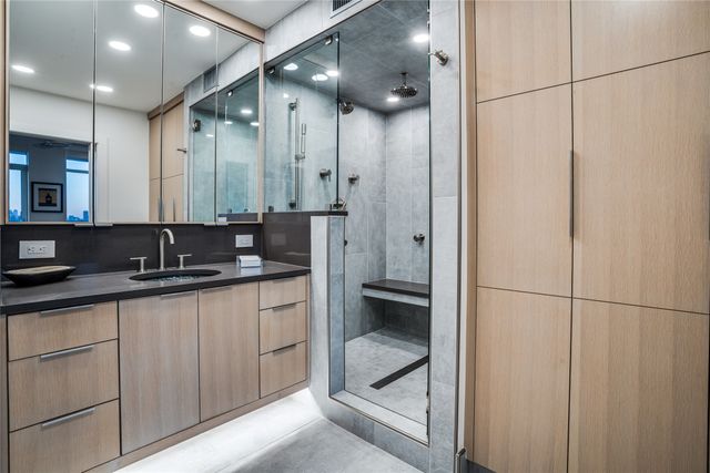 6211 W Northwest Highway 707, Dallas, TX 75225