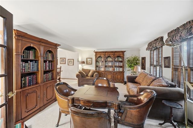 910 Sunnycreek Drive, Centerville, OH 45458