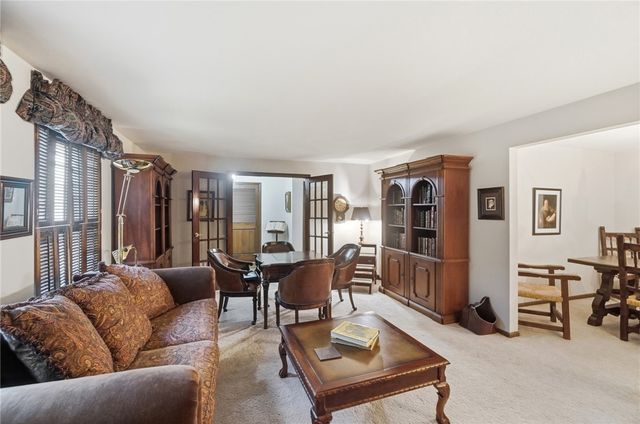 910 Sunnycreek Drive, Centerville, OH 45458