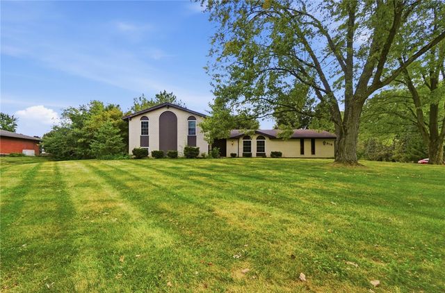 910 Sunnycreek Drive, Centerville, OH 45458