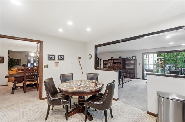 910 Sunnycreek Drive, Centerville, OH 45458