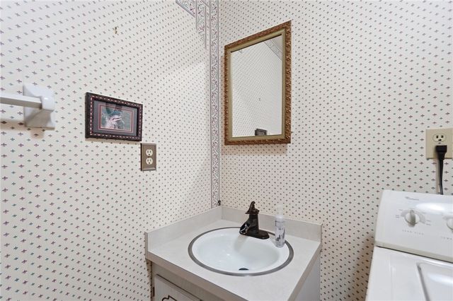 910 Sunnycreek Drive, Centerville, OH 45458