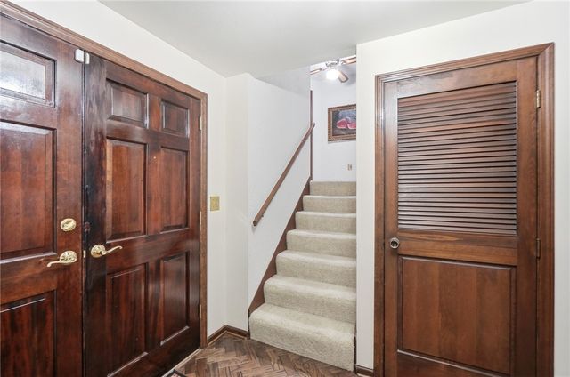 910 Sunnycreek Drive, Centerville, OH 45458