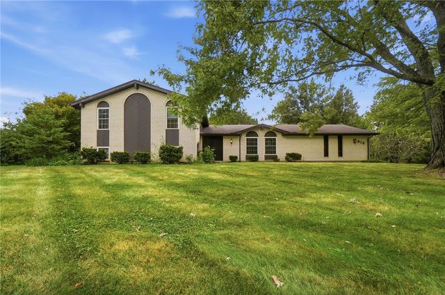 910 Sunnycreek Drive, Centerville, OH 45458