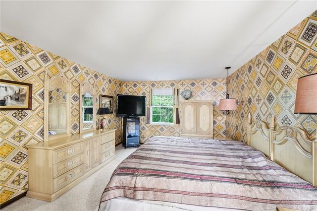 910 Sunnycreek Drive, Centerville, OH 45458