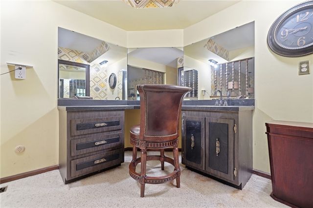 910 Sunnycreek Drive, Centerville, OH 45458
