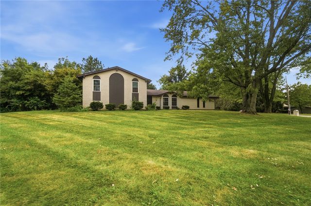 910 Sunnycreek Drive, Centerville, OH 45458