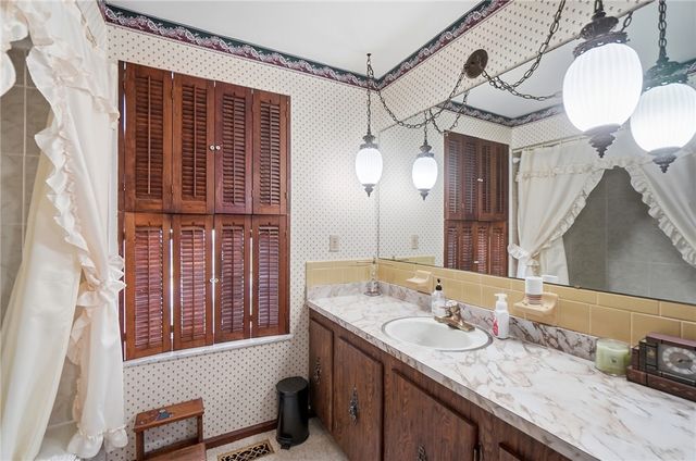 910 Sunnycreek Drive, Centerville, OH 45458