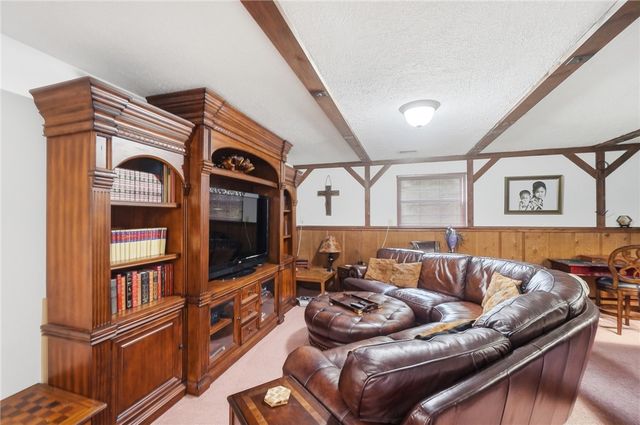 910 Sunnycreek Drive, Centerville, OH 45458