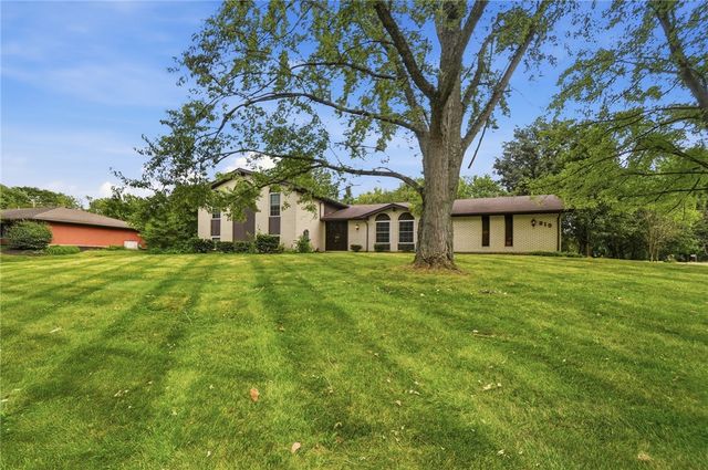 910 Sunnycreek Drive, Centerville, OH 45458
