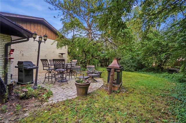 910 Sunnycreek Drive, Centerville, OH 45458