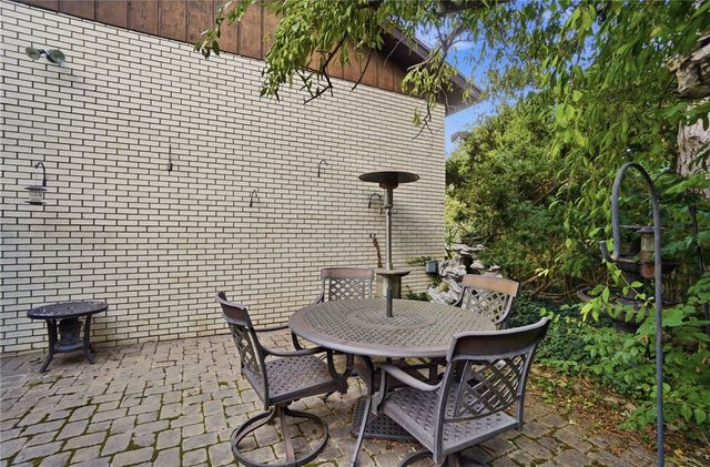 910 Sunnycreek Drive, Centerville, OH 45458