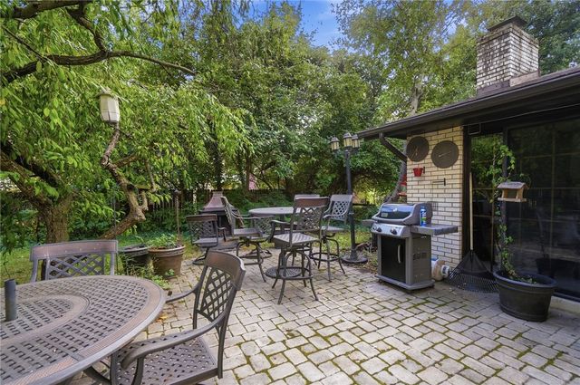 910 Sunnycreek Drive, Centerville, OH 45458