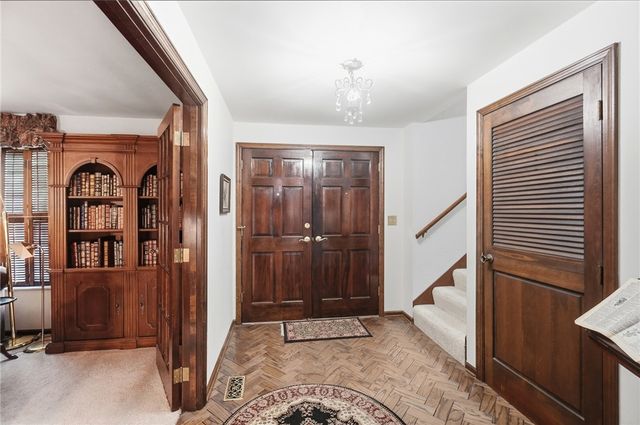 910 Sunnycreek Drive, Centerville, OH 45458