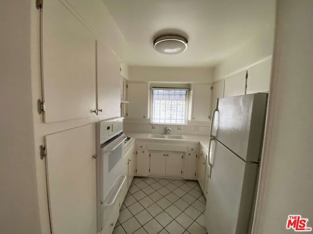 1743 N Edgemont Street 3, Los Angeles, CA 90027