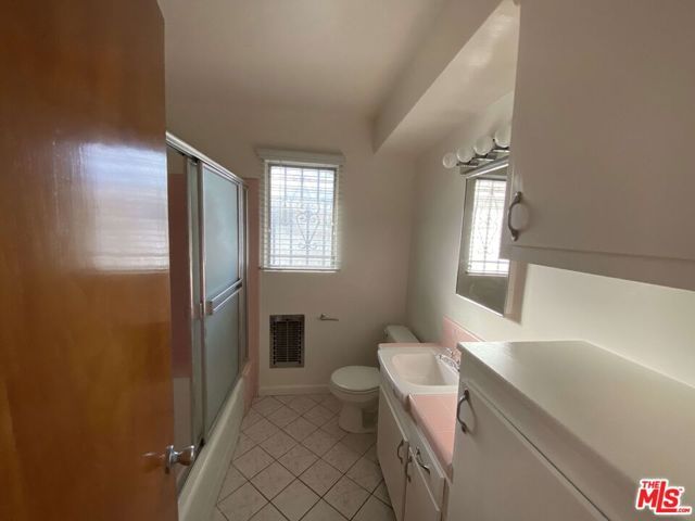 1743 N Edgemont Street 3, Los Angeles, CA 90027