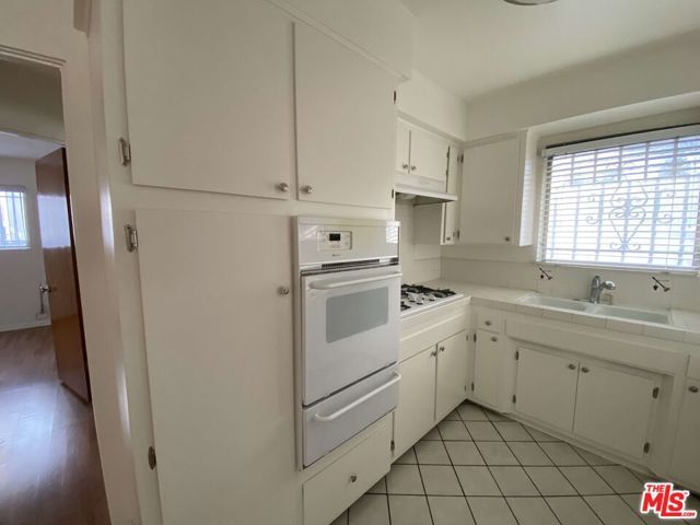 1743 N Edgemont Street 3, Los Angeles, CA 90027