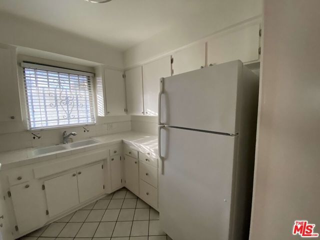 1743 N Edgemont Street 3, Los Angeles, CA 90027