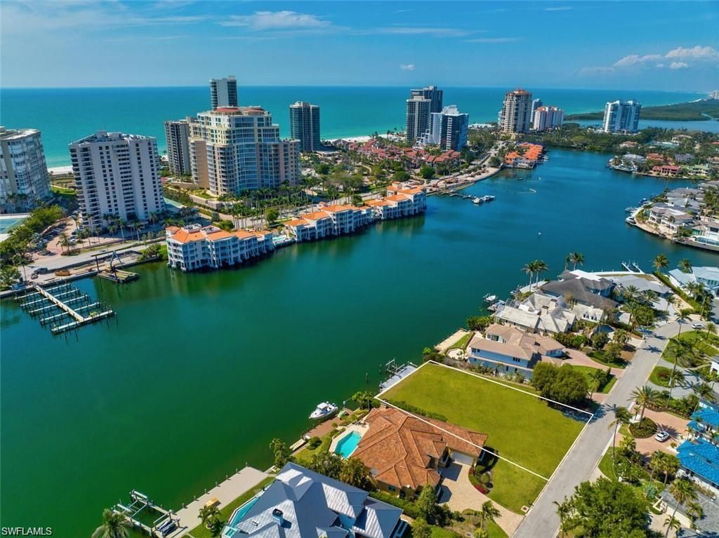 315 Neapolitan WAY, NAPLES, FL 34103 — exterior