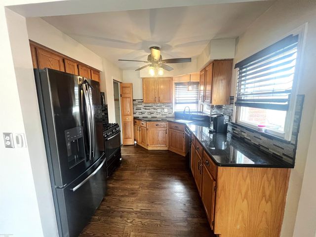 29219 Joan St Street, Saint Clair Shores, MI 48081