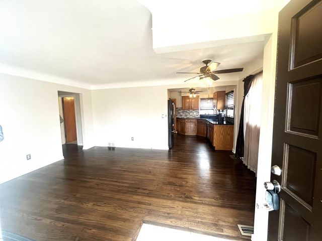 29219 Joan St Street, Saint Clair Shores, MI 48081