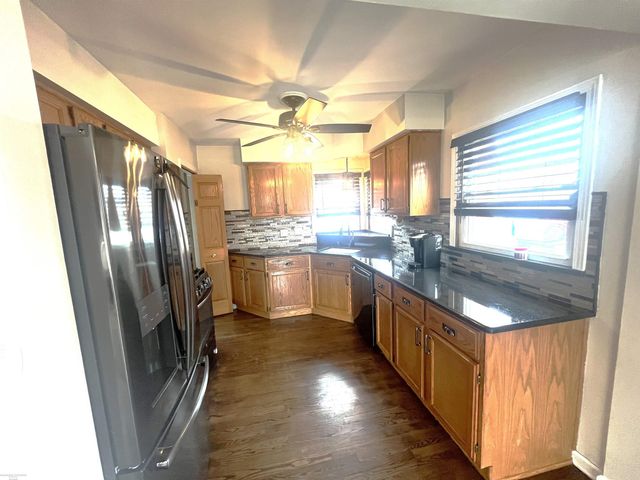 29219 Joan St Street, Saint Clair Shores, MI 48081