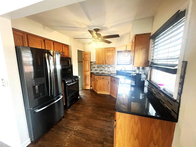 29219 Joan St Street, Saint Clair Shores, MI 48081