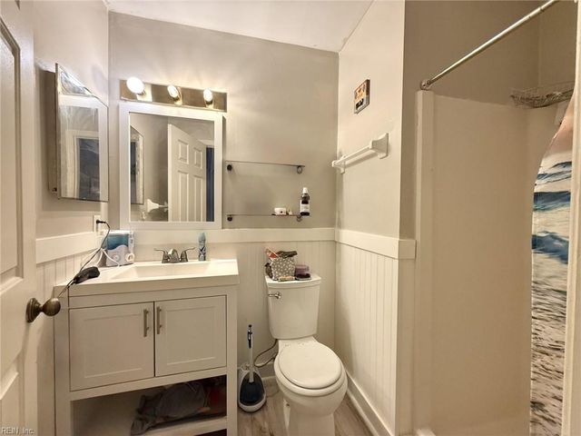 9601 9th View St Apt 204, Norfolk, VA 23503