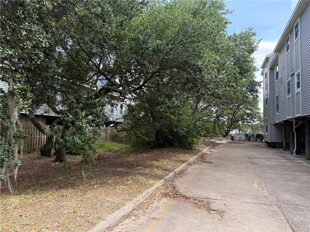 9601 9th View St Apt 204, Norfolk, VA 23503
