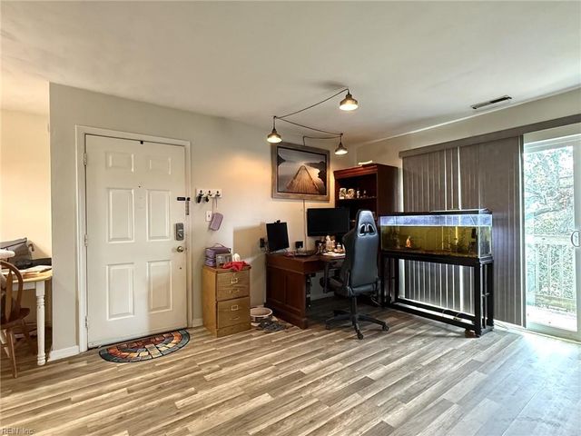 9601 9th View St Apt 204, Norfolk, VA 23503