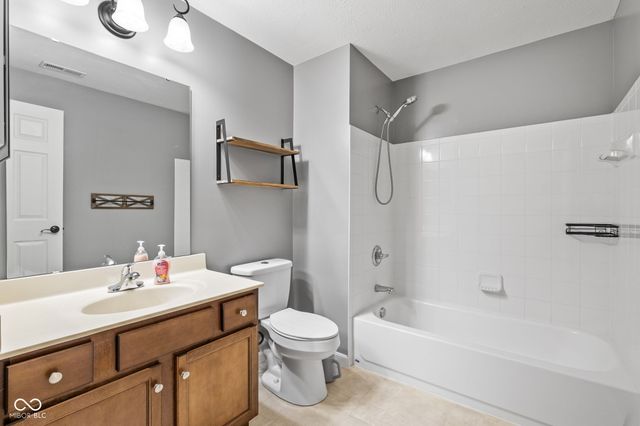 9820 Legends Creek Drive 208, Indianapolis, IN 46229