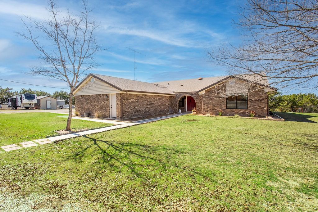 494 County Road 4813 RD, Copperas Cove, TX 76522
