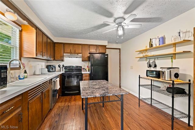 1140 E Maple Street, North Canton, OH 44720