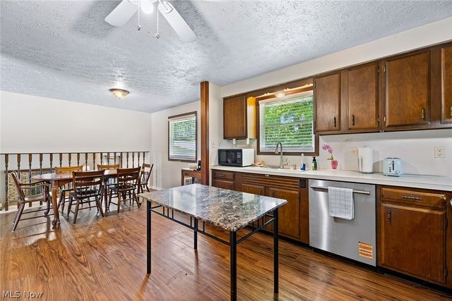 1140 E Maple Street, North Canton, OH 44720