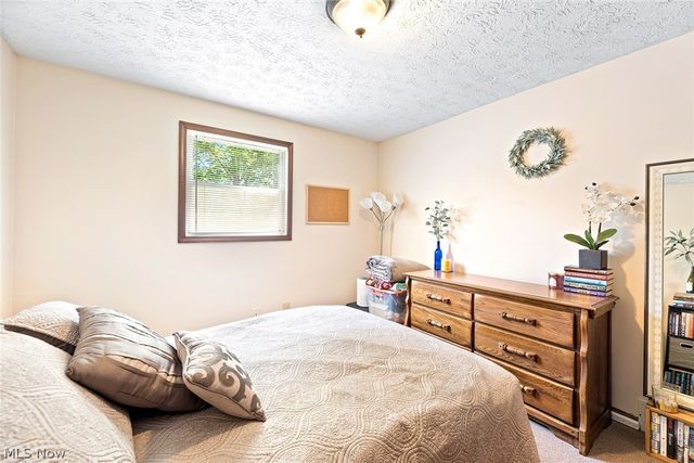 1140 E Maple Street, North Canton, OH 44720