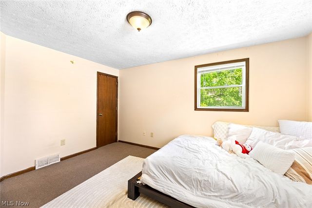1140 E Maple Street, North Canton, OH 44720