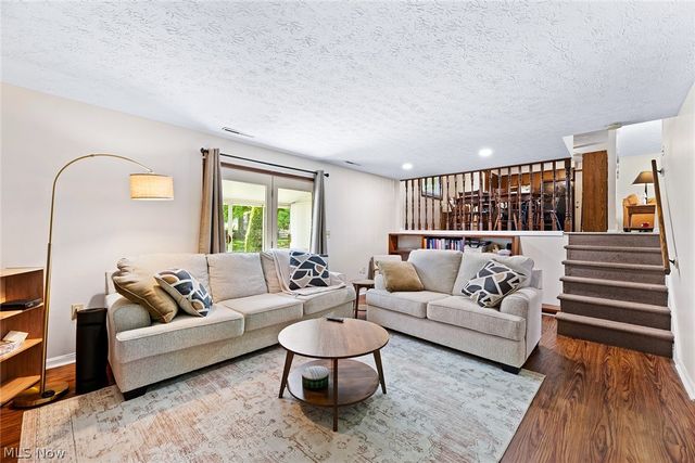 1140 E Maple Street, North Canton, OH 44720