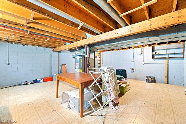 1140 E Maple Street, North Canton, OH 44720