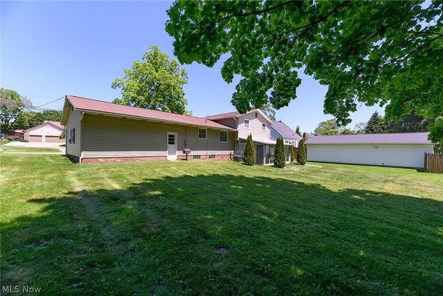 1140 E Maple Street, North Canton, OH 44720