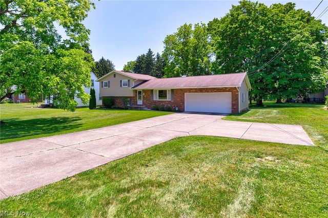 1140 E Maple Street, North Canton, OH 44720