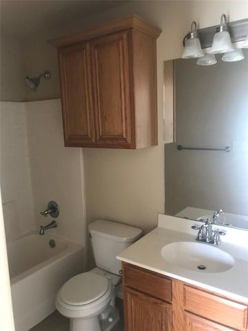 213 S Magnolia Street 208, Aubrey, TX 76227