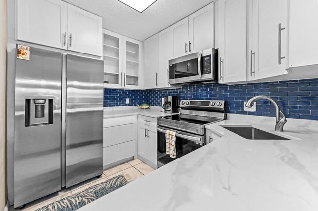 390 N Federal Highway 202, Deerfield Beach, FL 33441