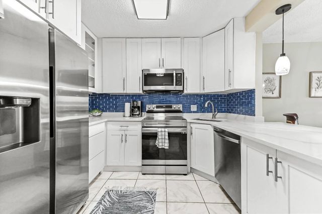 390 N Federal Highway 202, Deerfield Beach, FL 33441