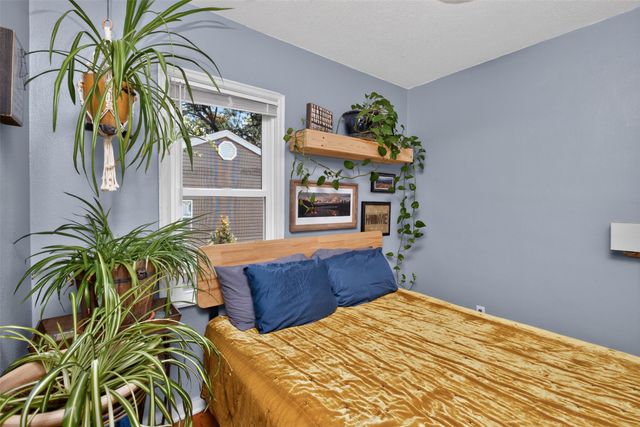 1311 E 33rd Court, Des Moines, IA 50317